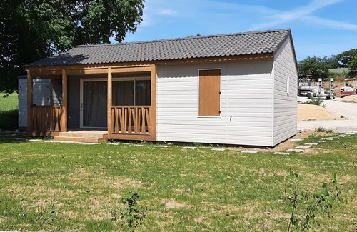 Arzal Ski Chalet | ARZ1-Quiet 2-bedroom chalet with swimming pool