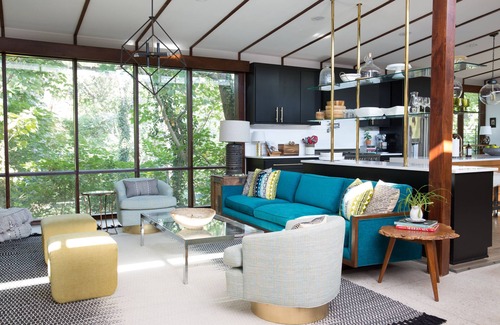 Mountainview House | As seen on Fixer Upper - Stay in The Fabulous Waco Mid Century Modern Home!