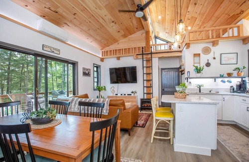 Norway Cabin | As Seen on HGTV! Lakefront Cabin w/Private Dock