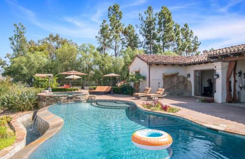 Covenant House | Ascension by AvantStay Pool Pickleball Views