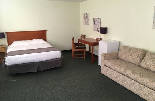 Division No. 16 Hotel | Asessippi Inn