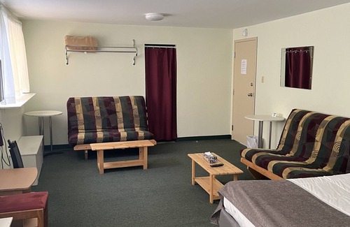 Division No. 16 Hotel | Asessippi Inn
