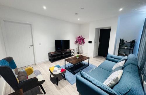 Central Aberdeen Apartment | Ash Residence - Lovely 2 spacious bedrooms city centre flat with private parking