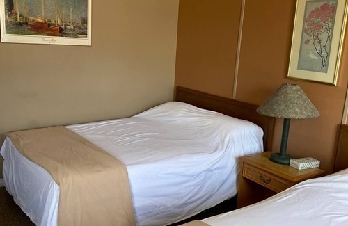 Ashern Hotel | Ashern Motor Hotel