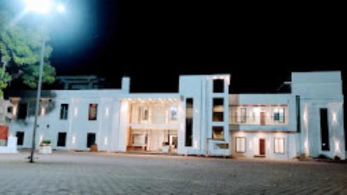 Omkareshwar Hotel | Ashirwad Hotel, Kothi