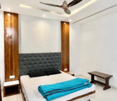 Omkareshwar Hotel | Ashirwad Hotel, Kothi