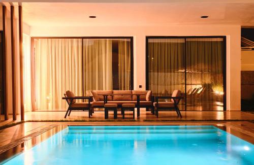 Ciftlik Villa | Ashta Suites/Color Block