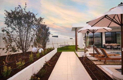 Ciftlik Villa | Ashta Suites/Color Block