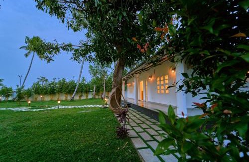 Quilon Villa | Ashtamudi Luxe Villa by VOYE HOMES
