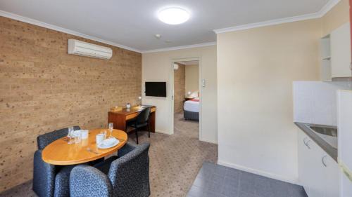 Tumut Hotel | Ashton Motel