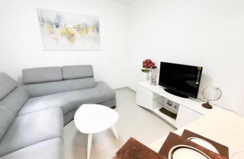 Skaljari Apartment | Asia Apartments