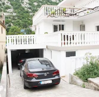 Skaljari Apartment | Asia Apartments