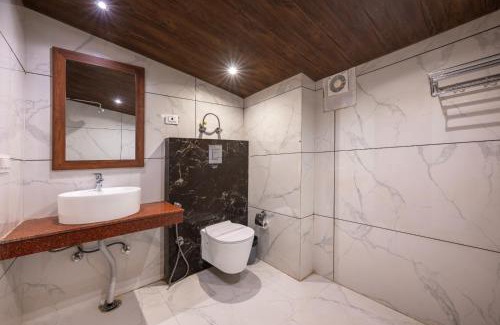 Kasol Hotel | Asia Holiday Kasol A centrally Heated Himalayas and River View Resort