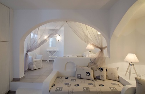Chora Folegandros Hotel | Aspalathras White Hotel