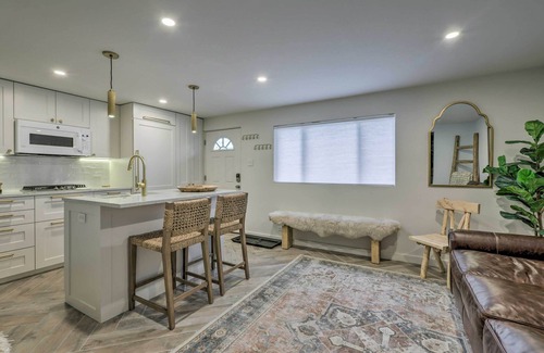 Aspen Condo | Aspen Condo w/Mountain Views & Ski Access!