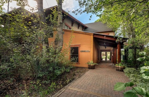 Driggs Condo | Aspen Forest Hideaway: Close to Targhee, Fireplace, In-unit Laundry, Hot Tub