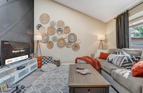 Northwest Colorado Springs House | Aspen Glen Pet-Friendly w Nintendo & SmartTVs