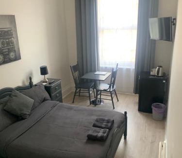 Peterhead House | Aspen Guest House