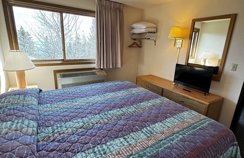 Grand Marais Hotel | Aspen Lodge
