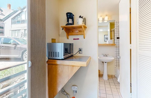 West End House | Aspen Mountain Lodge 210
