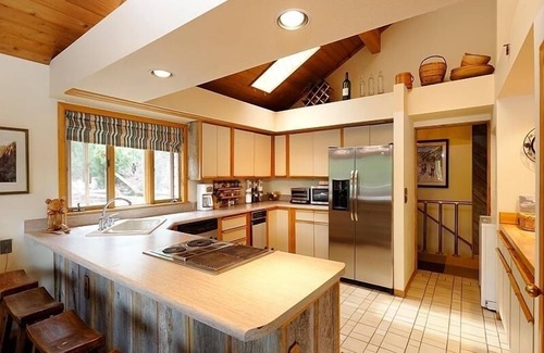 Woody Creek House | Aspen Riverhouse-Riverfront Family Vacation