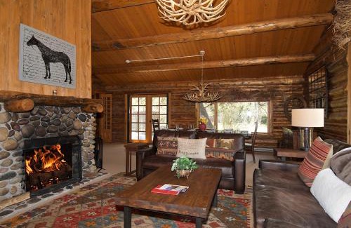 Moose Wilson Road House | Aspen's Lodge