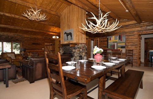 Moose Wilson Road House | Aspen's Lodge