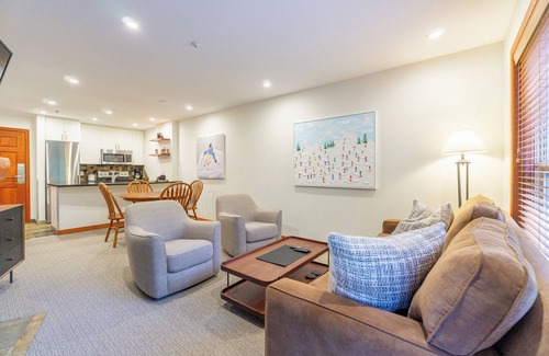 Upper Village Condo | Aspens #325 Prime Ski-in Ski-out! Pool, Hot tubs! Sleeps 6!
