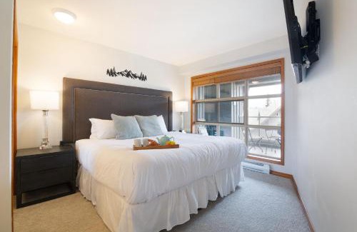 Upper Village Apartment | Aspens Mountain Side Resort