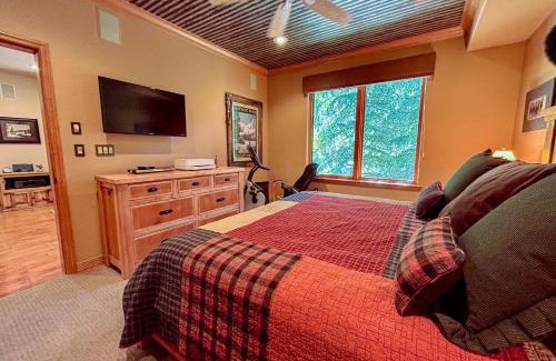 Edwards Apartment | Aspenwood Lodge, Unit 203