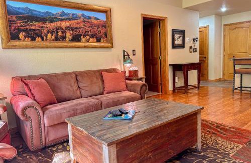 Edwards Apartment | Aspenwood Lodge, Unit 203