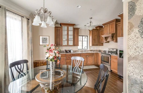 North Park Apartment | Aspenwood Manor- Magnificent and Luxurious Vienna-inspired condo!