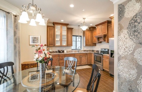 North Park Apartment | Aspenwood Manor- Magnificent and Luxurious Vienna-inspired condo!
