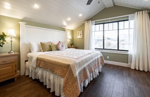 Central Business District Apartment | Aspenwood Manor