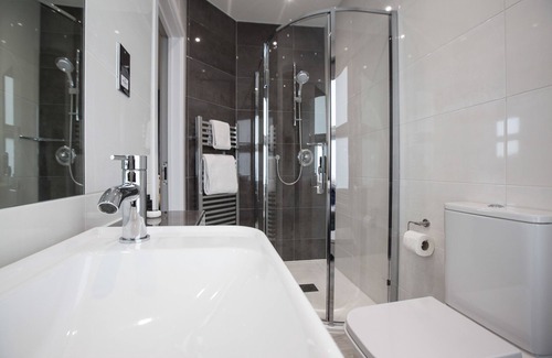 Guildford Bed & Breakfast | Asperion Hotel