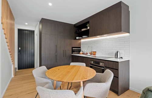 Wanaka House | Aspirings Views on Rowley