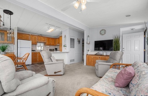 Assateague Pointe House | Assateague Pointe 2 br/1 bath 2 pools, clubhouse, gameroom fishing