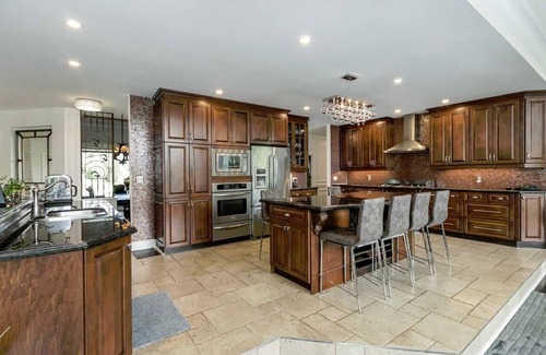 Durham Region House | Assets Event Venue Modern interior with elegant Décor