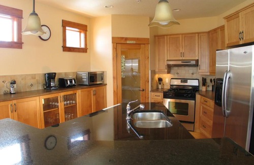 Silver Star Mountain House | Aston House