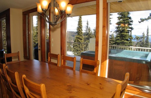 Silver Star Mountain House | Aston House