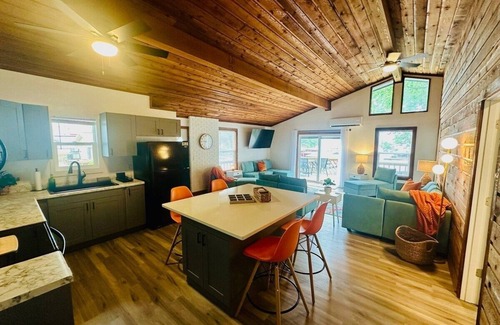 Sunrise Beach House | Astonishing view 100 feet from the lake!