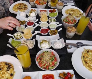 Osh Bed & Breakfast | Astoria B&B