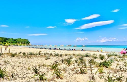 Astrakeri Villa | Astra Beach House by DadoVillas