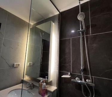 Chang Khlan Apartment | Astra changklan road 清迈市区Astra 豪华公寓两卧室 毗邻香格里拉大酒店 步行可至长康路夜市 位于市中心 健身房 泳池