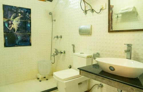 Varanasi Bed & Breakfast | Astra Luxury Rooms and Cafe