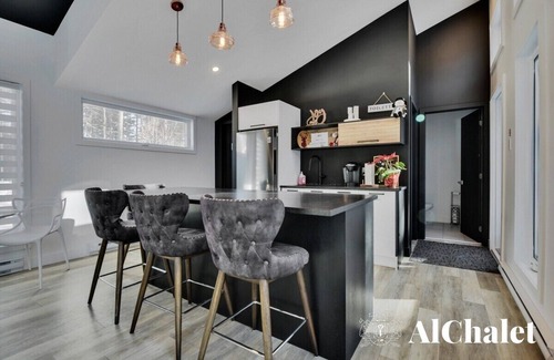 Pont-Rouge Ski Chalet | Astral | Wooded & Relaxation | Private Spa