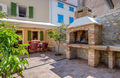 Mali Losinj House | At home in Osor, Cres