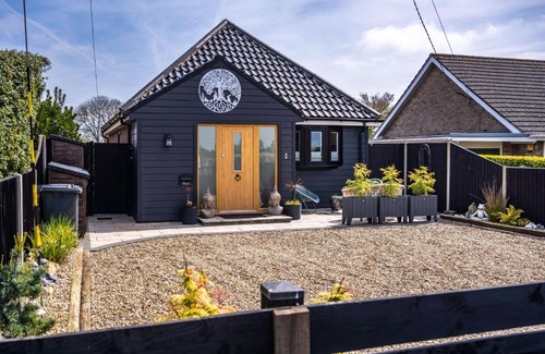 West Beckham House | At Last by Big Skies Cottages