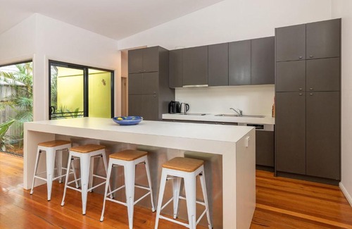 Elizabeth Beach House | At Lizzie