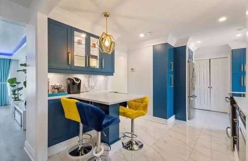 Mississauga House | At the Blue Tulips you will experience luxurious, private yet natural lifestylen
